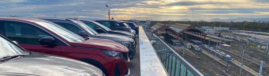 Carton plein pour les parkings