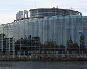 Hollande à Strasbourg en pleine guerre du siège du Parlement