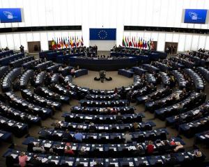 Le Parlement veut un contrôle sur les investissements du FEIS