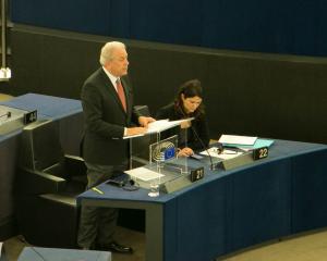 Relocalisation des réfugiés : la Commission et le Parlement européen passent à l’offensive