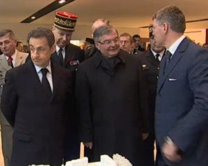 Sarkozy drague les gendarmes d'Issy 
