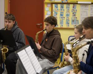 Derrière le jazz, la musique à tout prix