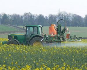 La Commission interpellée sur les perturbateurs endocriniens 