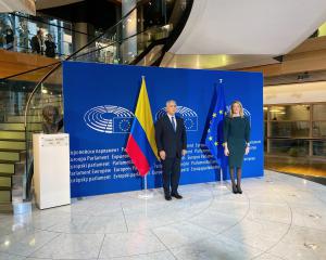L'actu du mardi 15 février en bref : président colombien, droits de l'homme et aides européennes