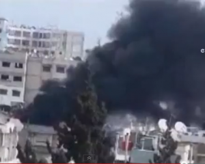 Le régime syrien continue de bombarder Homs