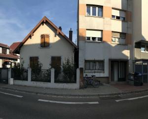 Pierres, blocs, colombages : une architecture hétéroclite 