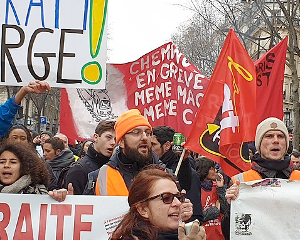 Tous les travailleurs ont-ils le droit de faire grève ? 