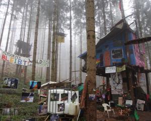 HARO SUR LES ÉCOLOS