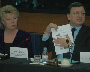 Droits fondamentaux : la Commission s'outille