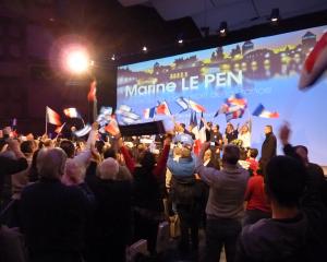 Pauline, 16 ans, des dreadlocks et une carte au FN