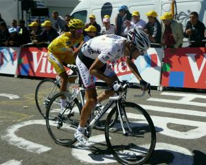 Schleck défend Contador