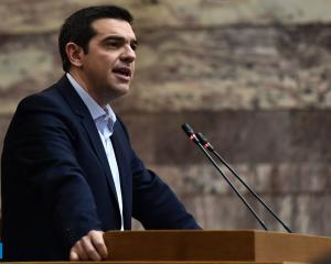 Tsipras fait un premier pas timide vers l'eurogroupe